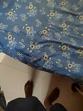 Snapshot of COUPLLE_VILLAGE chatting on 09/09/25, 02:00 COUPLLE VILLAGE online show from 09/09/25, 02:00