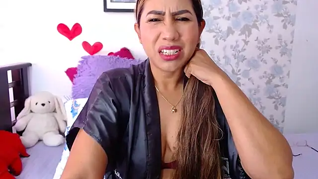 Snapshot of vanessa_cute1 chatting on 06/10/26, 05:01 vanessa cute1 online show from 06/10/26, 05:01