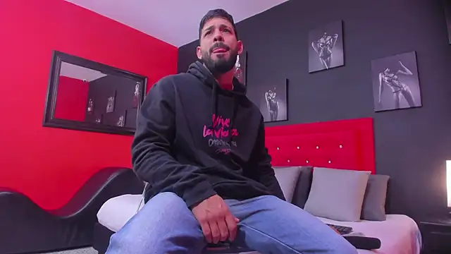 Thiagogomez online show from 12/17/25, 12:33