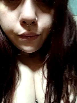 Snapshot of persefone97 chatting on 02/02/25, 05:21 persefone97 online show from 02/02/25, 05:21