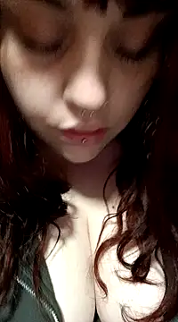 Snapshot of persefone97 chatting on 02/07/25, 11:34 persefone97 online show from 02/07/25, 11:34