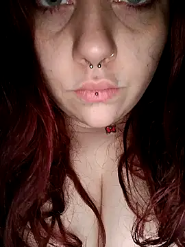 Snapshot of persefone97 chatting on 02/11/25, 06:33 persefone97 online show from 02/11/25, 06:33