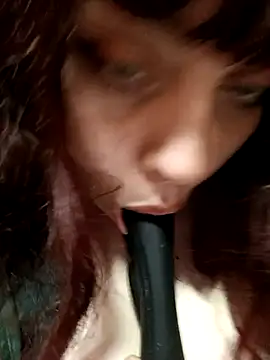 Snapshot of persefone97 chatting on 02/19/25, 08:31 persefone97 online show from 02/19/25, 08:31