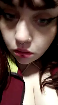 Snapshot of persefone97 chatting on 02/25/25, 08:09 persefone97 online show from 02/25/25, 08:09