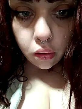 Snapshot of persefone97 chatting on 03/04/25, 07:32 persefone97 online show from 03/04/25, 07:32