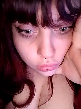 Snapshot of persefone97 chatting on 03/18/25, 10:48 persefone97 online show from 03/18/25, 10:48