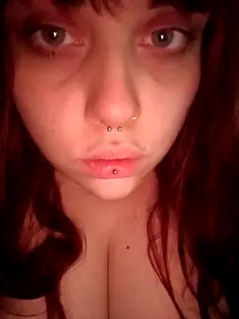 Snapshot of persefone97 chatting on 03/19/25, 09:17 persefone97 online show from 03/19/25, 09:17