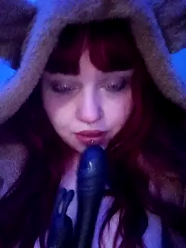 Snapshot of persefone97 chatting on 10/30/25, 07:36 persefone97 online show from 10/30/25, 07:36