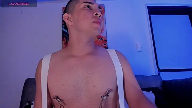 Snapshot of JUANDIAMONDS98 chatting on 12/12/24, 12:44 JUANDIAMONDS98 online show from 12/12/24, 12:44
