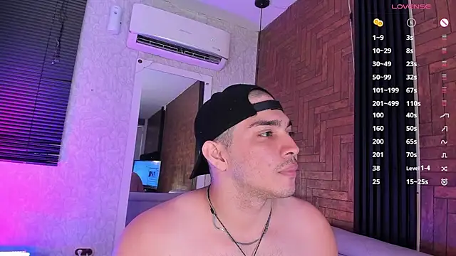 Snapshot of JUANDIAMONDS98 chatting on 05/04/26, 01:18 JUANDIAMONDS98 online show from 05/04/26, 01:18
