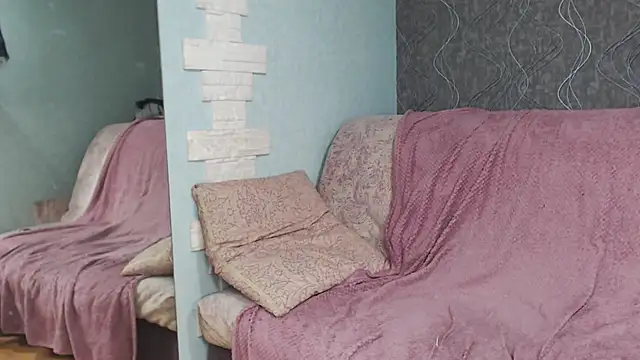 Student Oliver online show from 02/18/25, 08:25