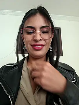 Snapshot of Astrid-- chatting on 05/07/26, 02:33 Astrid-- online show from 05/07/26, 02:33