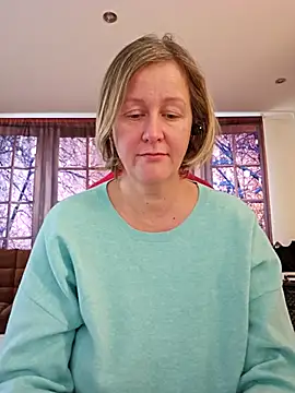 Snapshot of MarleneBloem chatting on 02/17/25, 01:21 MarleneBloem online show from 02/17/25, 01:21