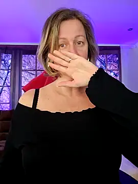 Snapshot of MarleneBloem chatting on 02/27/25, 04:10 MarleneBloem online show from 02/27/25, 04:10