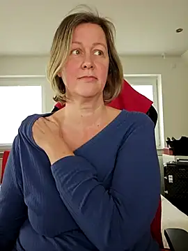 Snapshot of MarleneBloem chatting on 03/12/25, 04:24 MarleneBloem online show from 03/12/25, 04:24