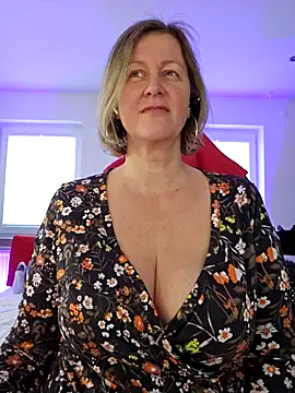 Snapshot of MarleneBloem chatting on 03/13/25, 03:39 MarleneBloem online show from 03/13/25, 03:39