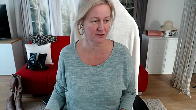 Snapshot of MarleneBloem chatting on 09/22/25, 01:24 MarleneBloem online show from 09/22/25, 01:24