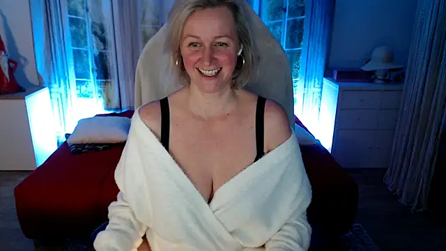 MarleneBloem online show from 12/16/25, 05:40