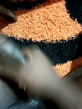 Snapshot of ElonDeking chatting on 03/03/25, 07:43 ElonDeking online show from 03/03/25, 07:43