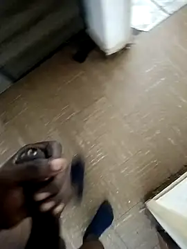 Snapshot of ElonDeking chatting on 11/19/25, 06:35 ElonDeking online show from 11/19/25, 06:35