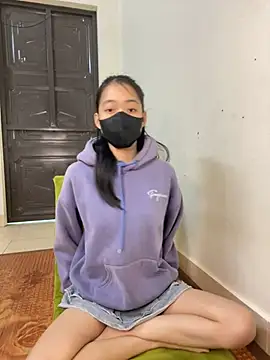 DA-EUN online show from 12/13/24, 03:27