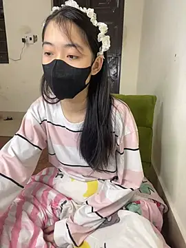 DA-EUN online show from 12/29/24, 02:49