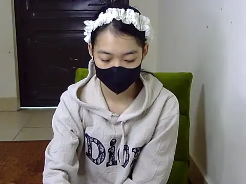 DA-EUN online show from 12/30/24, 03:36