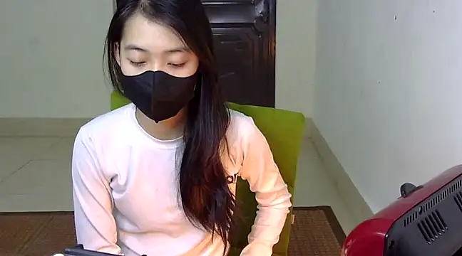 DA-EUN online show from 03/08/25, 08:33