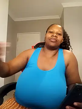 bustylisa1983 online show from 03/10/25, 12:04