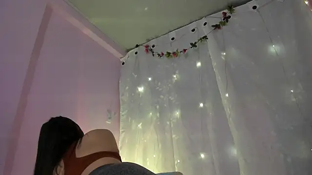 Snapshot of Samanta_roberts1 chatting on 01/17/25, 12:42 Samanta roberts1 online show from 01/17/25, 12:42