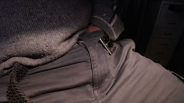 Snapshot of bloowman chatting on 01/19/25, 12:17 bloowman online show from 01/19/25, 12:17