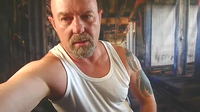 ManlyPrisonGuy online show from 06/18/26, 02:21