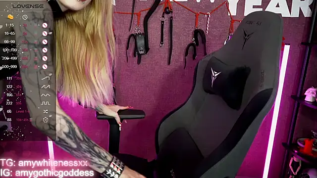 amywhitenessxx online show from 01/15/26, 02:21