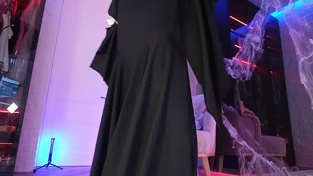 Tasha Allas online show from 10/31/25, 09:32