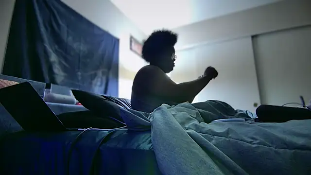 Yagurl  west online show from 02/02/25, 02:48