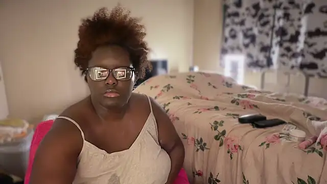 Yagurl  west online show from 02/15/26, 07:38