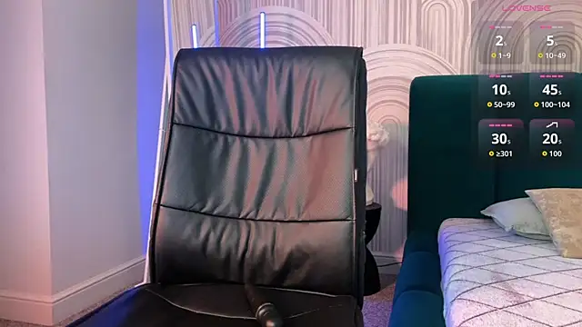 viviann evans online show from 04/18/26, 12:36