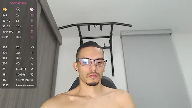 russthiago online show from 03/22/25, 10:48