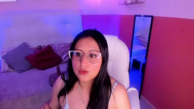 Snapshot of Amber_gold_ chatting on 06/06/26, 01:32 Amber gold online show from 06/06/26, 01:32