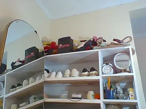 Poisonous Ivy online show from 04/07/26, 12:00