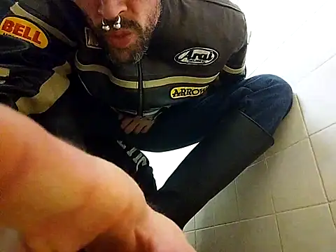 Snapshot of prolltop chatting on 11/14/25, 07:29 prolltop online show from 11/14/25, 07:29