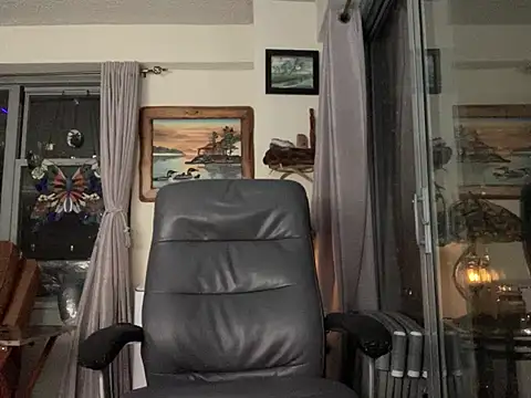 Snapshot of ThickDick_Daddy chatting on 03/12/25, 05:13 ThickDick Daddy online show from 03/12/25, 05:13