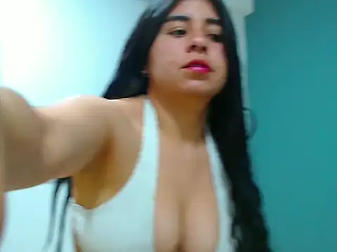 danna- roouss online show from 10/06/25, 10:51