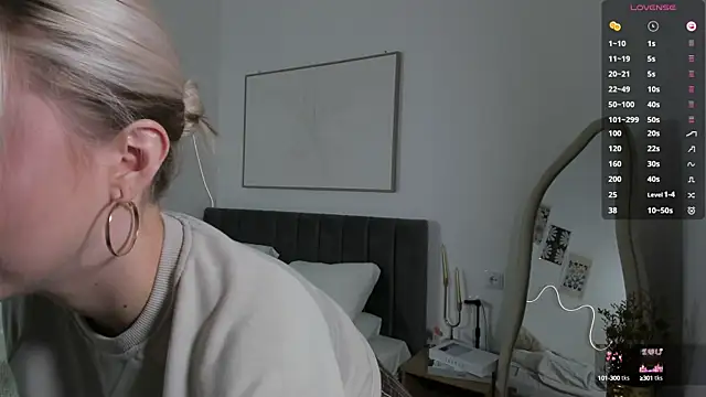 SimonaGerry online show from 09/17/25, 03:41