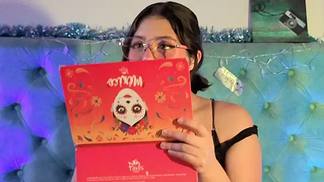 Paola Lyon  online show from 01/12/26, 12:43