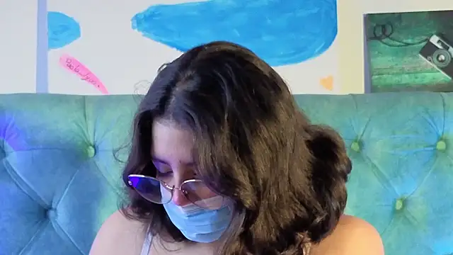 Paola Lyon  online show from 02/04/26, 06:36