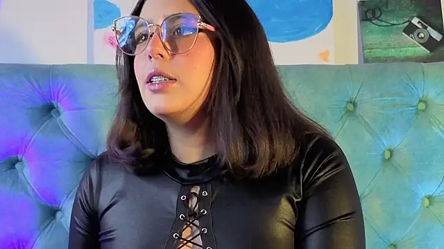 Paola Lyon  online show from 02/27/26, 06:41