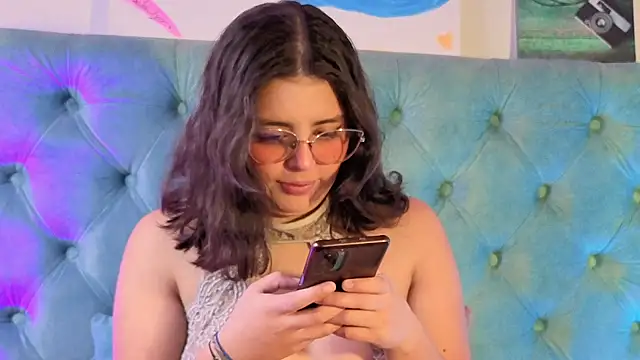 Paola Lyon  online show from 03/16/26, 11:58