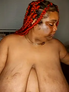 Snapshot of NaughtyHottieBBW chatting on 12/19/25, 10:11 NaughtyHottieBBW online show from 12/19/25, 10:11