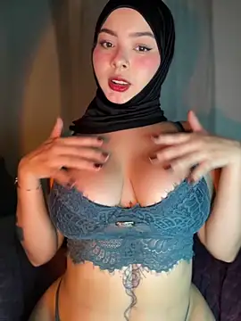 aneesa darzi online show from 10/18/25, 11:05